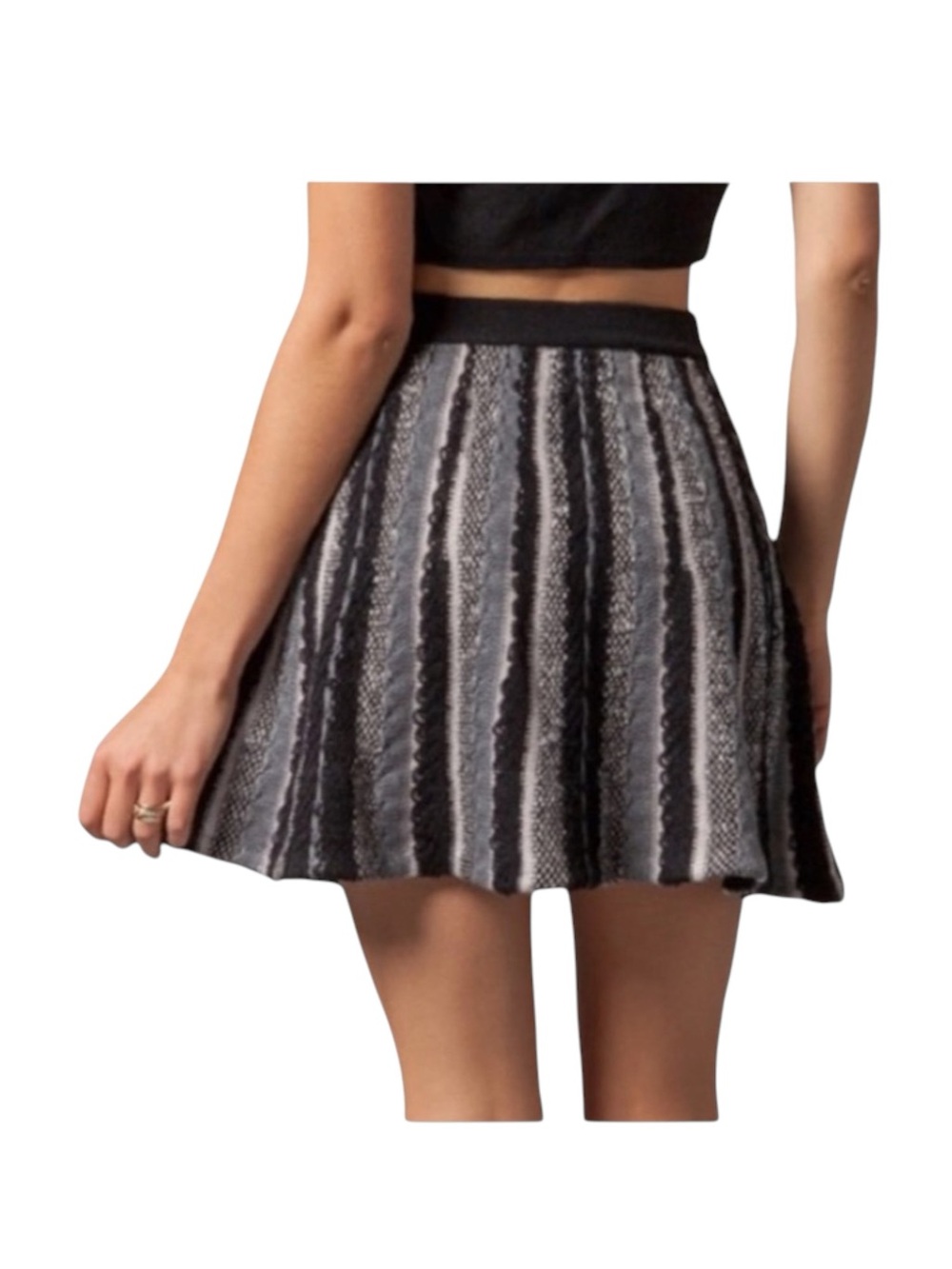 new Lovers + Friends 𖦹 Edgy Woven Knit Circle Mini Skater Skirt 𖦹 Black Grey - Picture 6 of 16